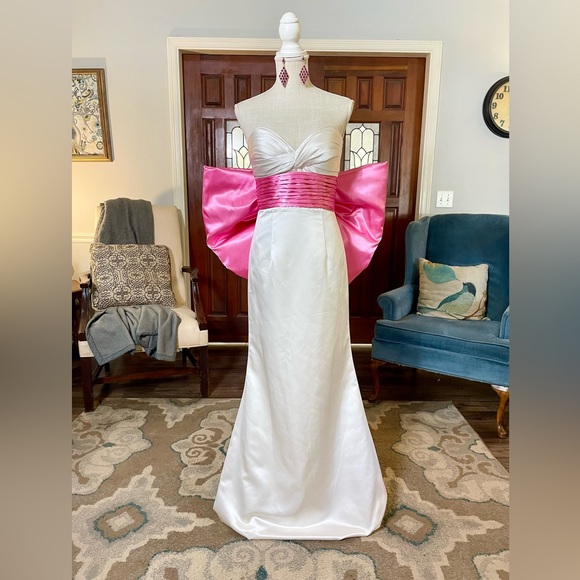 Sherri Hill Dresses & Skirts - Sz 6 Sherri Hill Gown